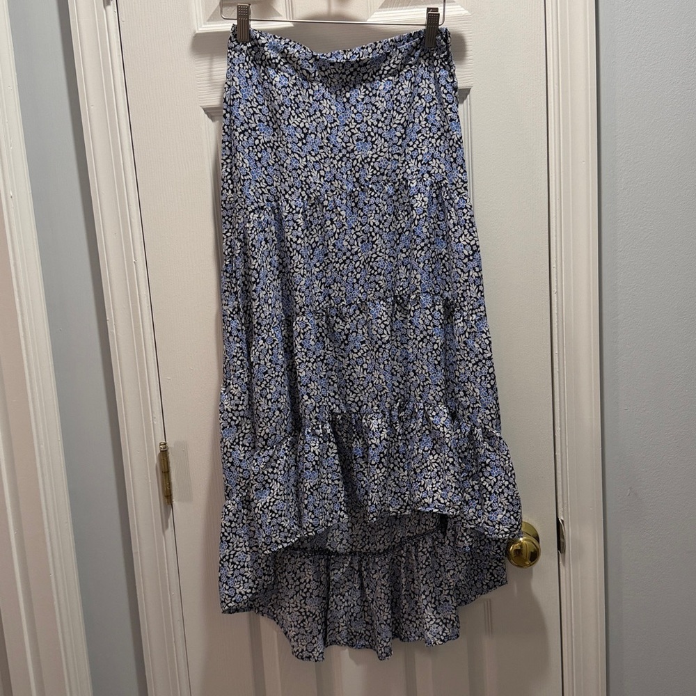 Francesca's Collections Navy and White Floral Skirt